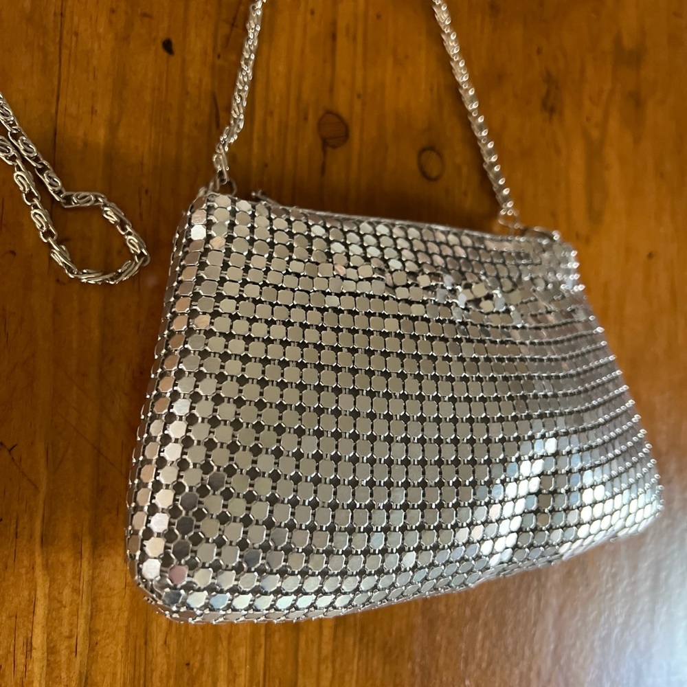 ๐ Last Call - Vintage Silver Mesh Metal Evening Bag - Picture 3 of 12